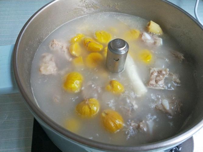 排骨煲板栗汤的做法