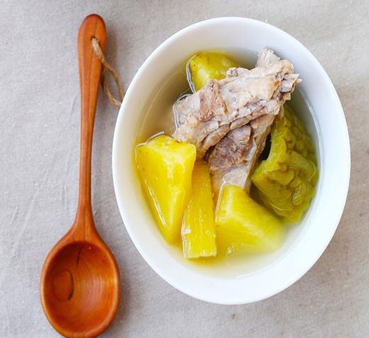 菠萝苦瓜排骨汤的做法